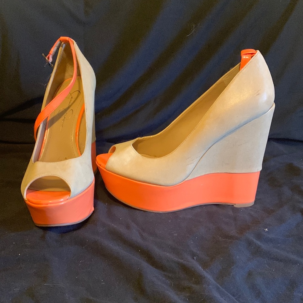 Beige and orange wedge